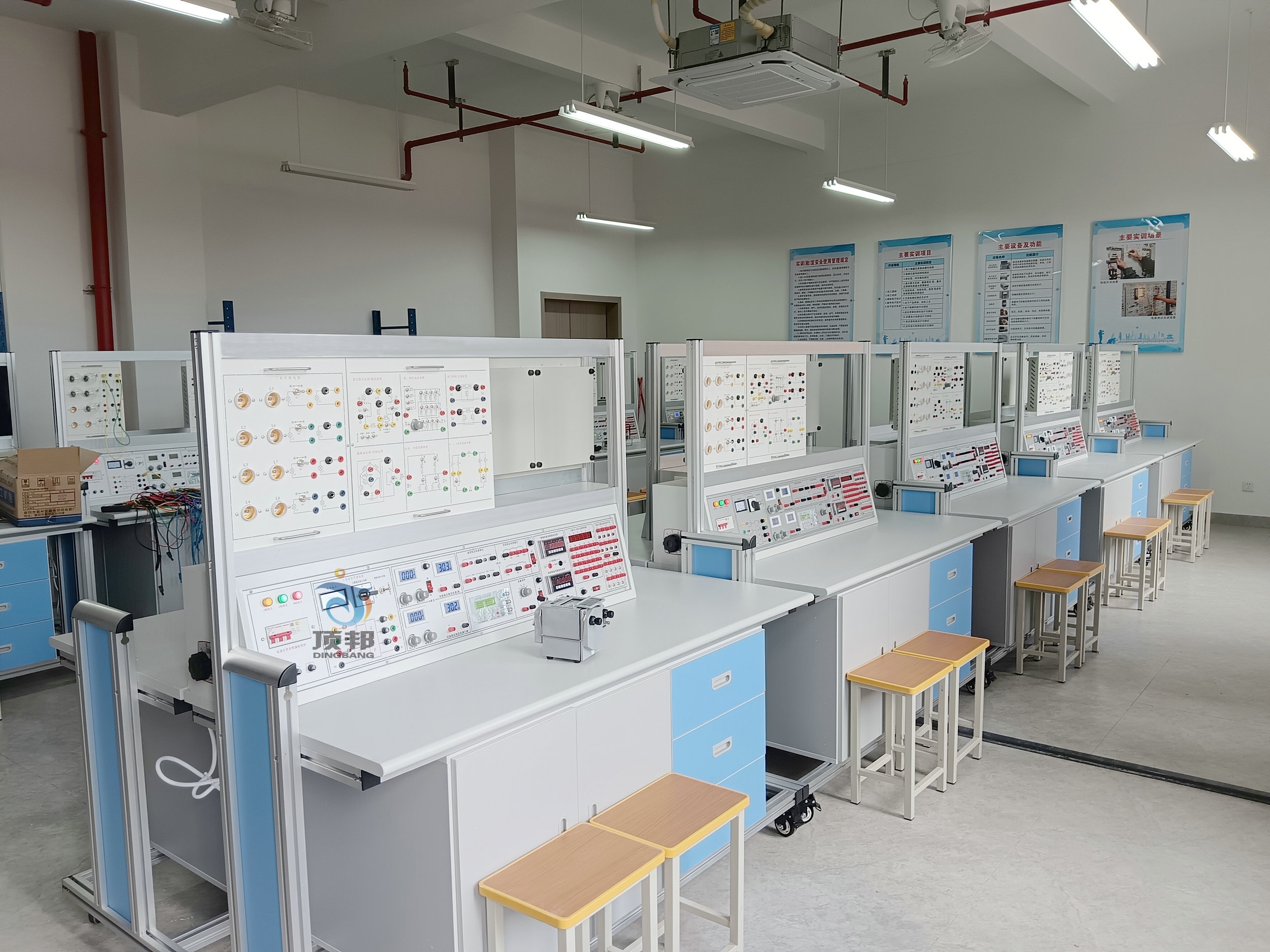 电子技术综合实训考核装置